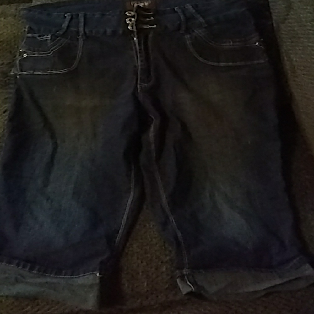 Angels Brand Capri's - Sz 14
